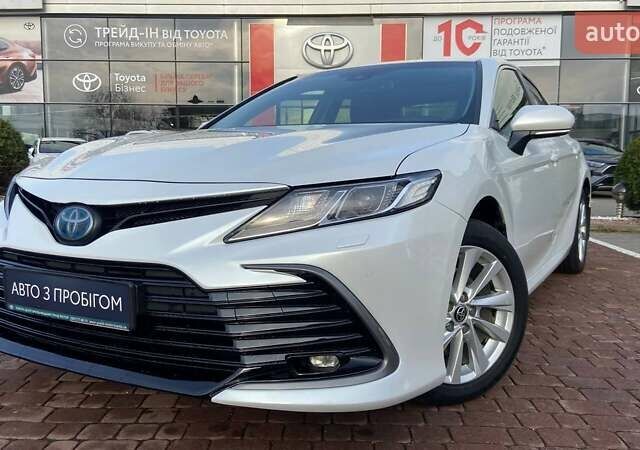 Белый Тойота Камри, объемом двигателя 2.49 л и пробегом 132 тыс. км за 28800 $, фото 1 на Automoto.ua