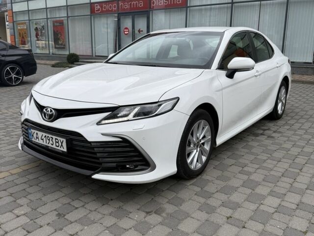 Тойота Камри 2021 в Хмельницком на Automoto.ua Белый Тойота Камри, объемом двигателя 2.5 л и пробегом 68 тыс. км за 22900 $, фото 1 на Automoto.ua