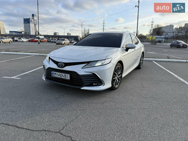 Белый Тойота Камри, объемом двигателя 2.5 л и пробегом 52 тыс. км за 39000 $, фото 1 на Automoto.ua