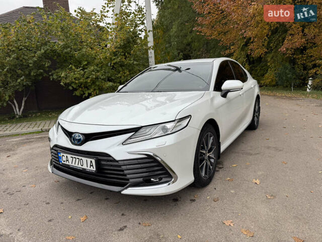 Тойота Камрі 2022 у Києві на Automoto.ua Білий Тойота Камрі, об'ємом двигуна 2.49 л та пробігом 57 тис. км за 34800 $, фото 1 на Automoto.ua