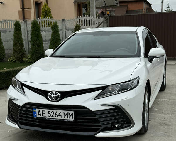 Білий Тойота Камрі, об'ємом двигуна 2.49 л та пробігом 15 тис. км за 31500 $, фото 1 на Automoto.ua