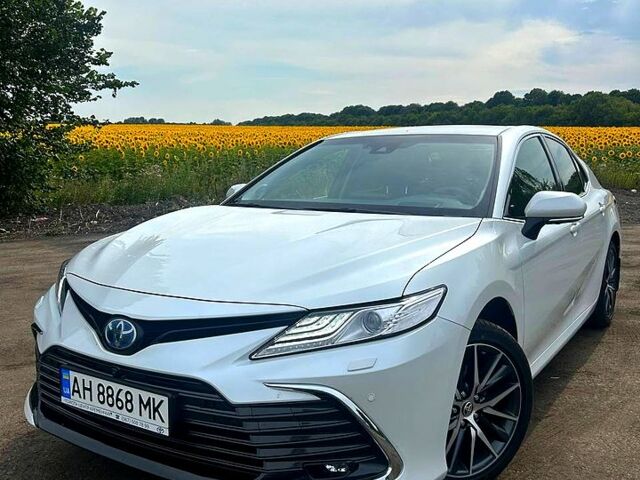 Білий Тойота Камрі, об'ємом двигуна 2.5 л та пробігом 30 тис. км за 40700 $, фото 1 на Automoto.ua