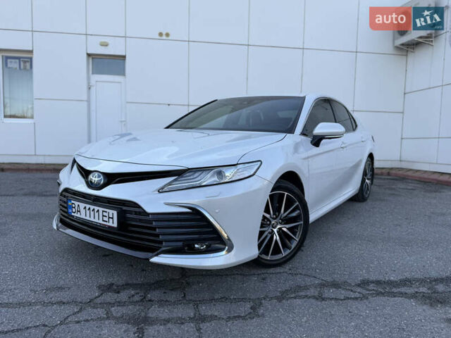 Белый Тойота Камри, объемом двигателя 2.49 л и пробегом 24 тыс. км за 39900 $, фото 1 на Automoto.ua