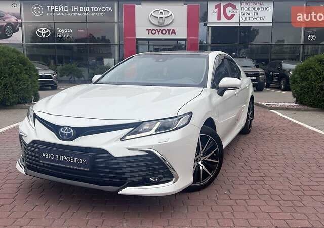 Белый Тойота Камри, объемом двигателя 2.49 л и пробегом 38 тыс. км за 36500 $, фото 1 на Automoto.ua