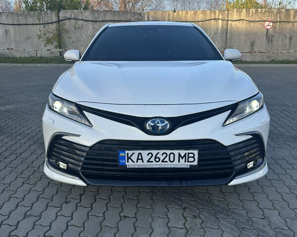 Белый Тойота Камри, объемом двигателя 2.5 л и пробегом 120 тыс. км за 30500 $, фото 1 на Automoto.ua