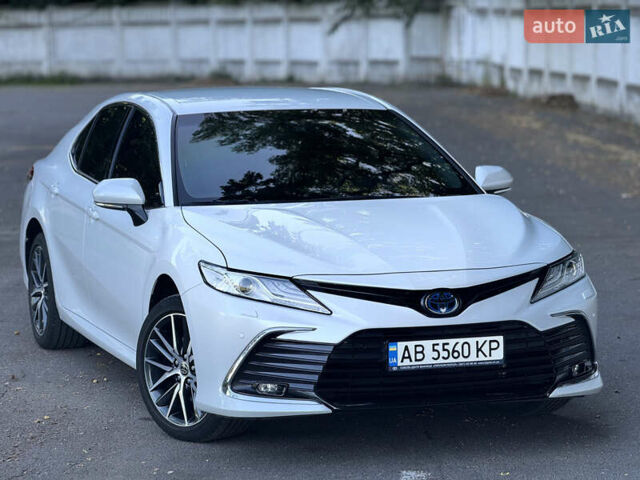 Белый Тойота Камри, объемом двигателя 2.49 л и пробегом 26 тыс. км за 39500 $, фото 1 на Automoto.ua