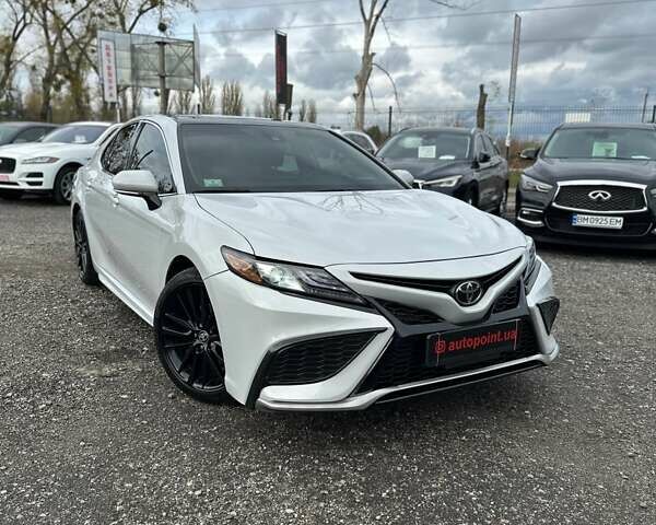 Белый Тойота Камри, объемом двигателя 2.49 л и пробегом 24 тыс. км за 32900 $, фото 1 на Automoto.ua