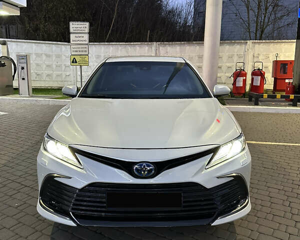 Белый Тойота Камри, объемом двигателя 2.49 л и пробегом 40 тыс. км за 37000 $, фото 1 на Automoto.ua
