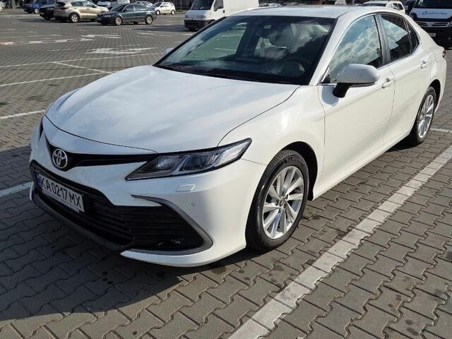 Белый Тойота Камри, объемом двигателя 2.49 л и пробегом 77 тыс. км за 28000 $, фото 1 на Automoto.ua