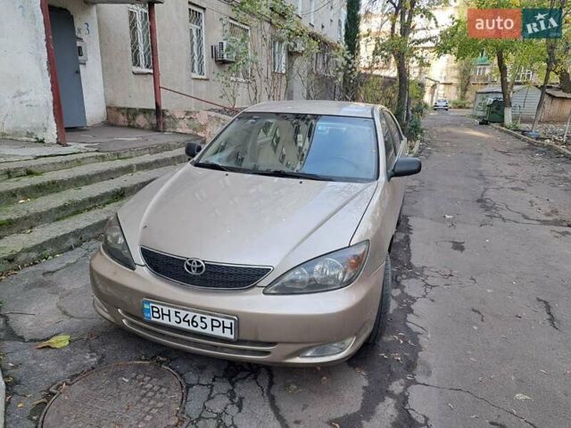 Бежевый Тойота Камри, объемом двигателя 2.36 л и пробегом 300 тыс. км за 5200 $, фото 1 на Automoto.ua