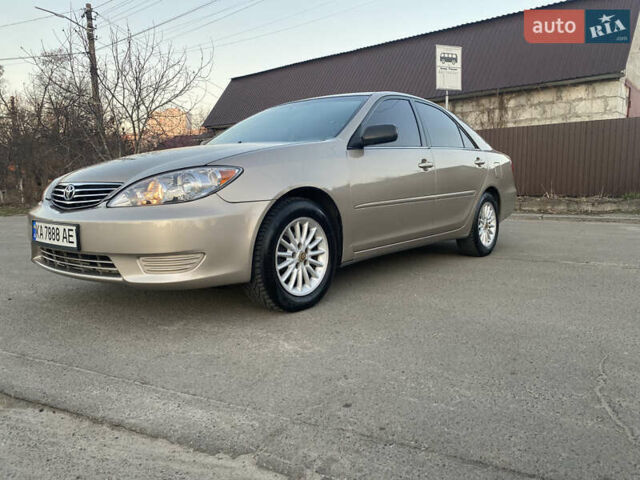 Бежевый Тойота Камри, объемом двигателя 2.36 л и пробегом 273 тыс. км за 6500 $, фото 1 на Automoto.ua