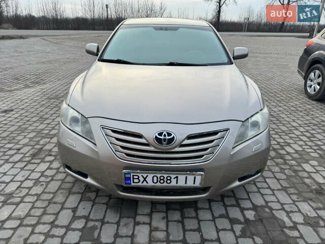 Бежевый Тойота Камри, объемом двигателя 3.46 л и пробегом 332 тыс. км за 9500 $, фото 1 на Automoto.ua