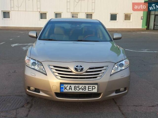 Бежевий Тойота Камрі, об'ємом двигуна 3.46 л та пробігом 228 тис. км за 10400 $, фото 1 на Automoto.ua