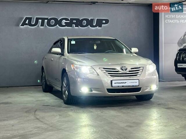 Бежевый Тойота Камри, объемом двигателя 2.36 л и пробегом 144 тыс. км за 10950 $, фото 1 на Automoto.ua