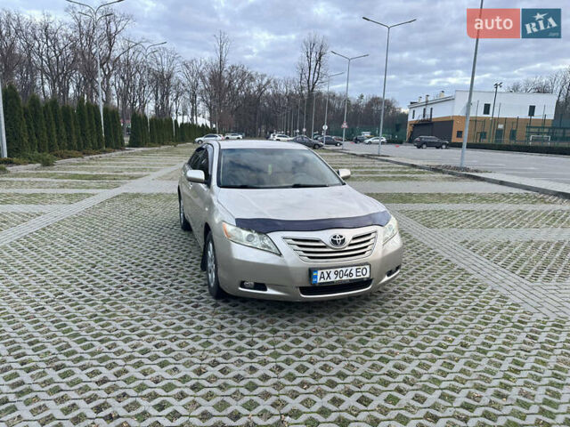 Бежевый Тойота Камри, объемом двигателя 2.4 л и пробегом 118 тыс. км за 7500 $, фото 1 на Automoto.ua