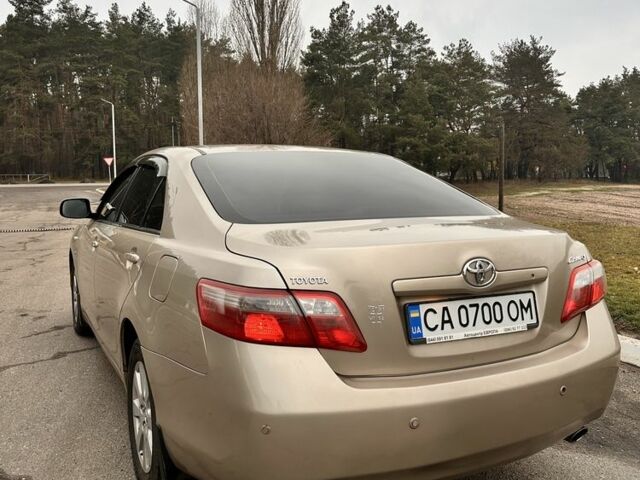 Бежевый Тойота Камри, объемом двигателя 2.4 л и пробегом 230 тыс. км за 5700 $, фото 1 на Automoto.ua