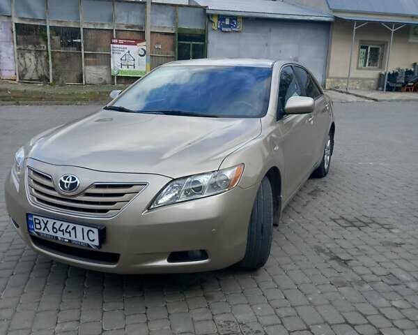 Бежевый Тойота Камри, объемом двигателя 2.36 л и пробегом 333 тыс. км за 7999 $, фото 1 на Automoto.ua