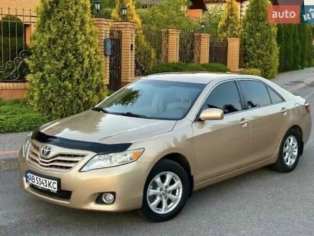 Бежевый Тойота Камри, объемом двигателя 2.49 л и пробегом 160 тыс. км за 11000 $, фото 1 на Automoto.ua