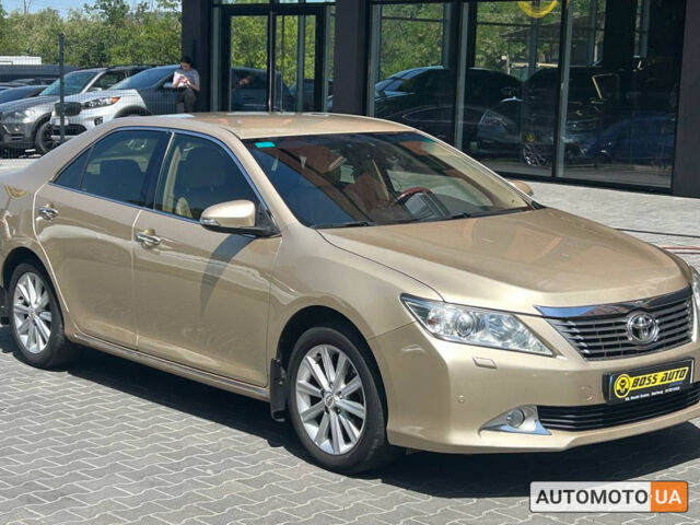Бежевий Тойота Камрі, об'ємом двигуна 2.5 л та пробігом 157 тис. км за 13800 $, фото 1 на Automoto.ua
