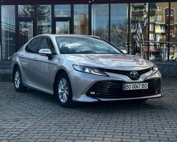 Тойота Камри 2017 в Черновцах на Automoto.ua Бежевый Тойота Камри, объемом двигателя 2.49 л и пробегом 75 тыс. км за 21900 $, фото 1 на Automoto.ua