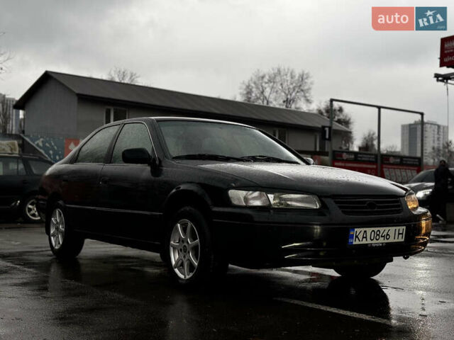 Чорний Тойота Камрі, об'ємом двигуна 2.2 л та пробігом 360 тис. км за 3450 $, фото 1 на Automoto.ua