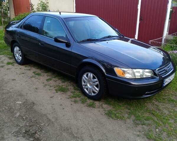 Черный Тойота Камри, объемом двигателя 2.2 л и пробегом 185 тыс. км за 4400 $, фото 1 на Automoto.ua