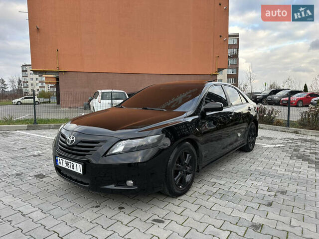 Черный Тойота Камри, объемом двигателя 3.5 л и пробегом 288 тыс. км за 8200 $, фото 1 на Automoto.ua