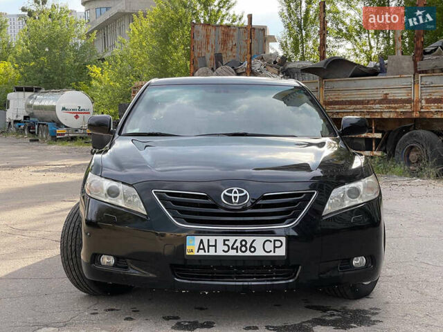 Черный Тойота Камри, объемом двигателя 3.5 л и пробегом 240 тыс. км за 8000 $, фото 1 на Automoto.ua