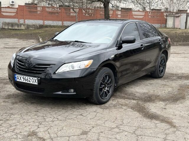 Черный Тойота Камри, объемом двигателя 3.5 л и пробегом 329 тыс. км за 6899 $, фото 1 на Automoto.ua
