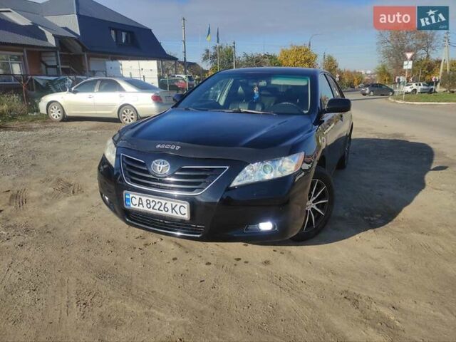 Тойота Камрі 2007 у Умани на Automoto.ua Чорний Тойота Камрі, об'ємом двигуна 2.36 л та пробігом 259 тис. км за 8200 $, фото 1 на Automoto.ua