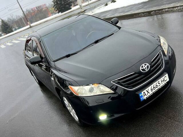Черный Тойота Камри, объемом двигателя 3.5 л и пробегом 286 тыс. км за 8999 $, фото 1 на Automoto.ua