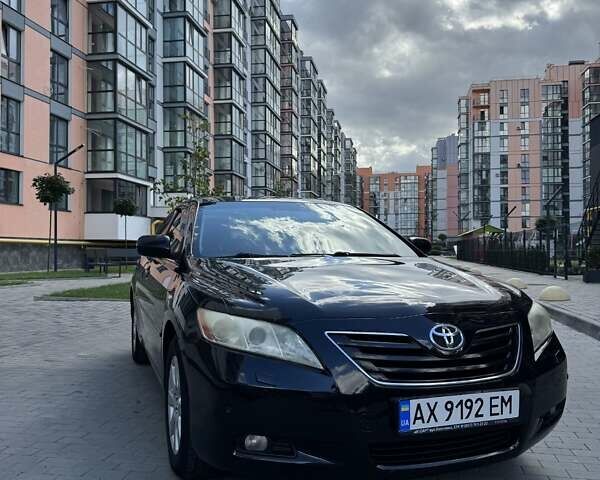 Черный Тойота Камри, объемом двигателя 3.5 л и пробегом 260 тыс. км за 7900 $, фото 1 на Automoto.ua