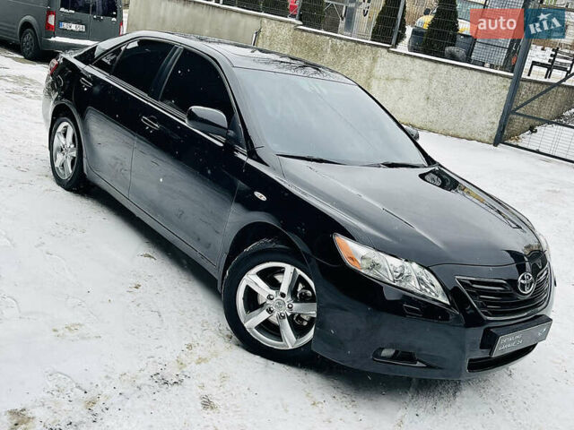 Черный Тойота Камри, объемом двигателя 3.5 л и пробегом 271 тыс. км за 8300 $, фото 1 на Automoto.ua