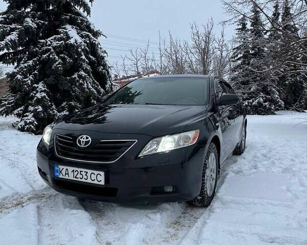 Черный Тойота Камри, объемом двигателя 2.36 л и пробегом 352 тыс. км за 8500 $, фото 1 на Automoto.ua