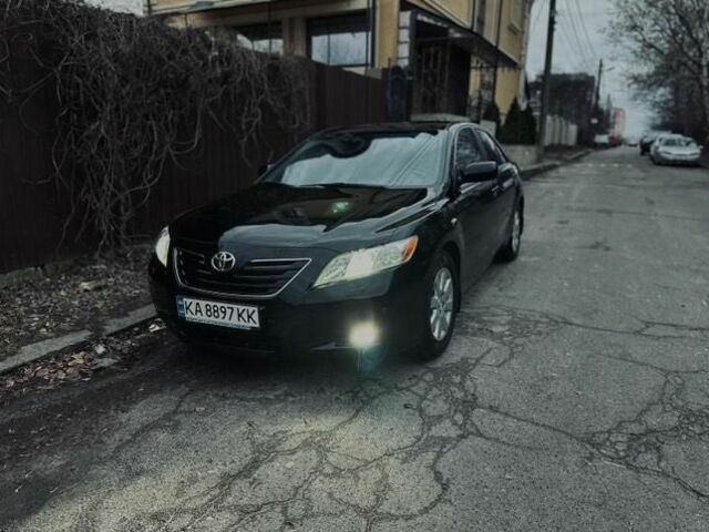 Чорний Тойота Камрі, об'ємом двигуна 2.4 л та пробігом 290 тис. км за 8000 $, фото 1 на Automoto.ua