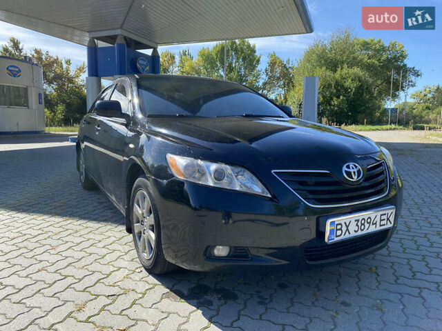 Черный Тойота Камри, объемом двигателя 2.4 л и пробегом 344 тыс. км за 7700 $, фото 1 на Automoto.ua