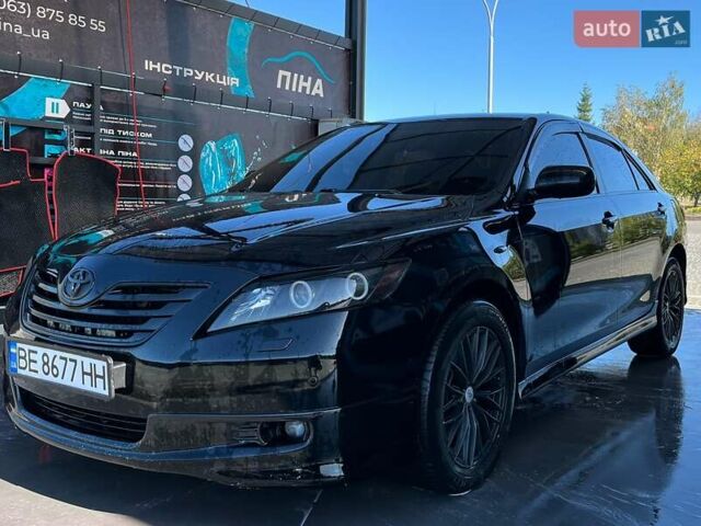 Черный Тойота Камри, объемом двигателя 3.5 л и пробегом 377 тыс. км за 10200 $, фото 1 на Automoto.ua