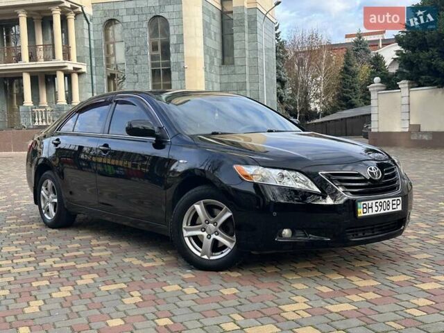Черный Тойота Камри, объемом двигателя 2.36 л и пробегом 180 тыс. км за 8900 $, фото 1 на Automoto.ua