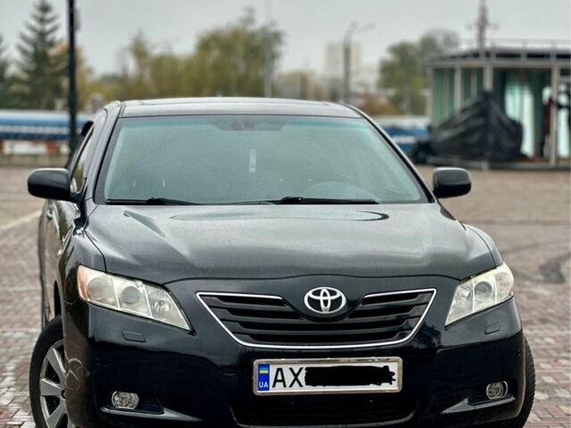 Чорний Тойота Камрі, об'ємом двигуна 0 л та пробігом 310 тис. км за 7500 $, фото 1 на Automoto.ua