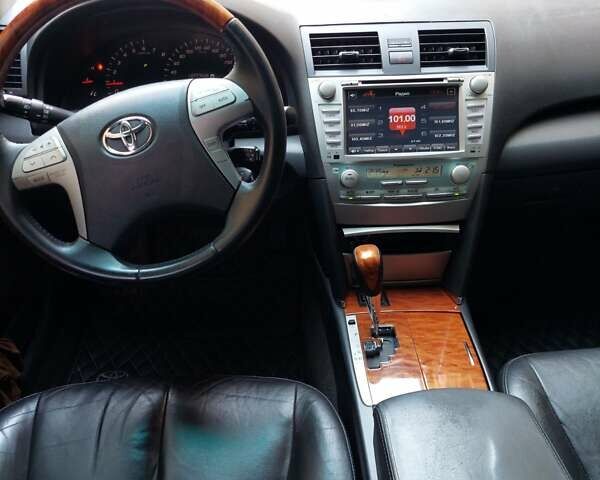 Чорний Тойота Камрі, об'ємом двигуна 3.5 л та пробігом 223 тис. км за 8900 $, фото 1 на Automoto.ua