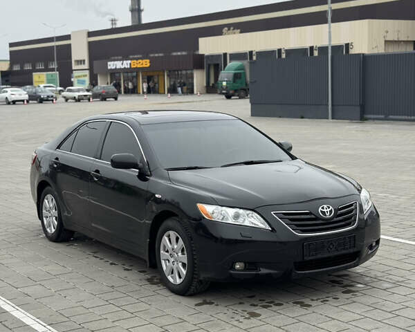 Черный Тойота Камри, объемом двигателя 3.5 л и пробегом 240 тыс. км за 7200 $, фото 1 на Automoto.ua