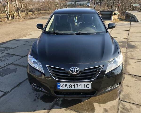 Черный Тойота Камри, объемом двигателя 3.46 л и пробегом 300 тыс. км за 8500 $, фото 1 на Automoto.ua