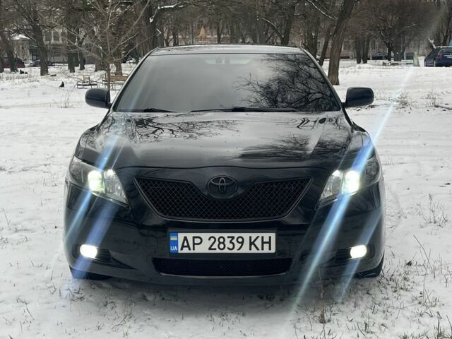 Черный Тойота Камри, объемом двигателя 3.5 л и пробегом 380 тыс. км за 8000 $, фото 1 на Automoto.ua