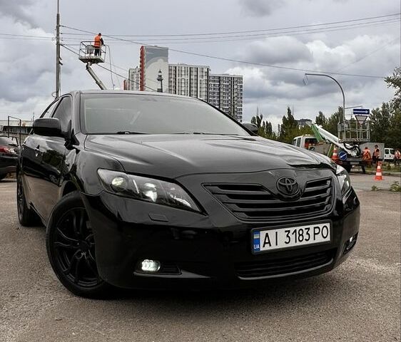 Черный Тойота Камри, объемом двигателя 3.5 л и пробегом 394 тыс. км за 8699 $, фото 1 на Automoto.ua