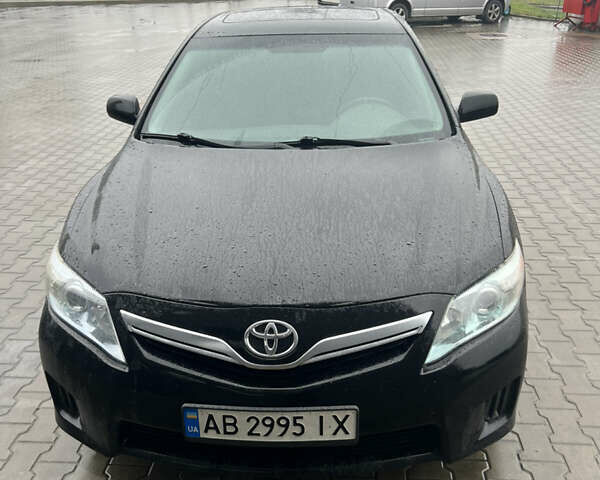 Чорний Тойота Камрі, об'ємом двигуна 2.4 л та пробігом 267 тис. км за 9800 $, фото 1 на Automoto.ua