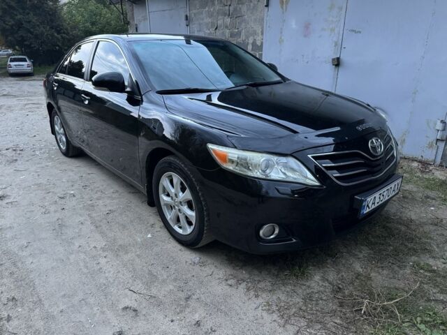 Черный Тойота Камри, объемом двигателя 2.4 л и пробегом 189 тыс. км за 8200 $, фото 1 на Automoto.ua