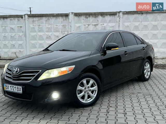 Черный Тойота Камри, объемом двигателя 2.4 л и пробегом 206 тыс. км за 10750 $, фото 1 на Automoto.ua