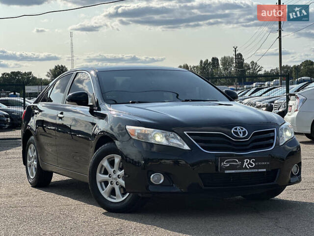 Черный Тойота Камри, объемом двигателя 2.36 л и пробегом 270 тыс. км за 8900 $, фото 1 на Automoto.ua