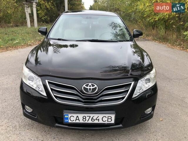 Черный Тойота Камри, объемом двигателя 2.36 л и пробегом 255 тыс. км за 8500 $, фото 1 на Automoto.ua