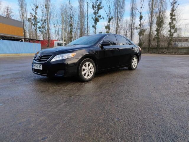 Чорний Тойота Камрі, об'ємом двигуна 2.5 л та пробігом 327 тис. км за 6300 $, фото 1 на Automoto.ua